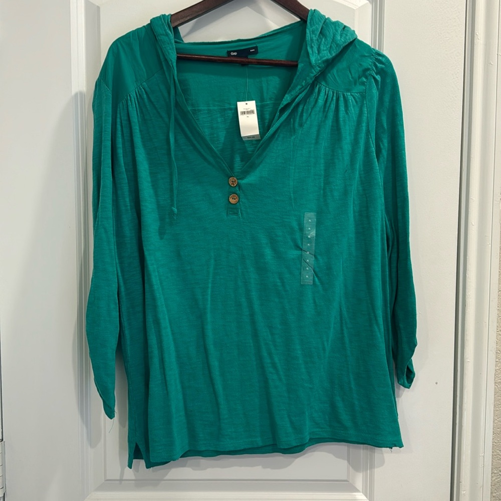 Gap women’s Pullover Shirt with Hood